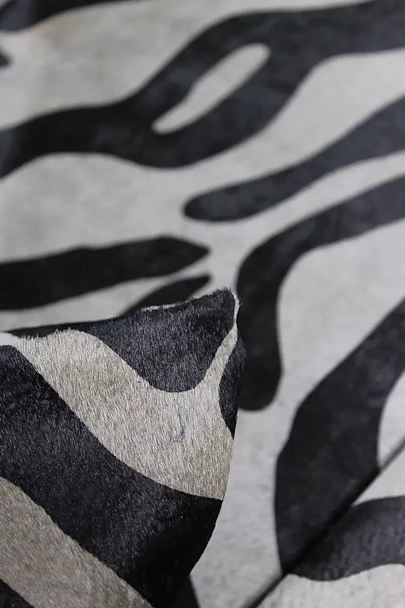 Zebra Desen Holstein Dana Postu