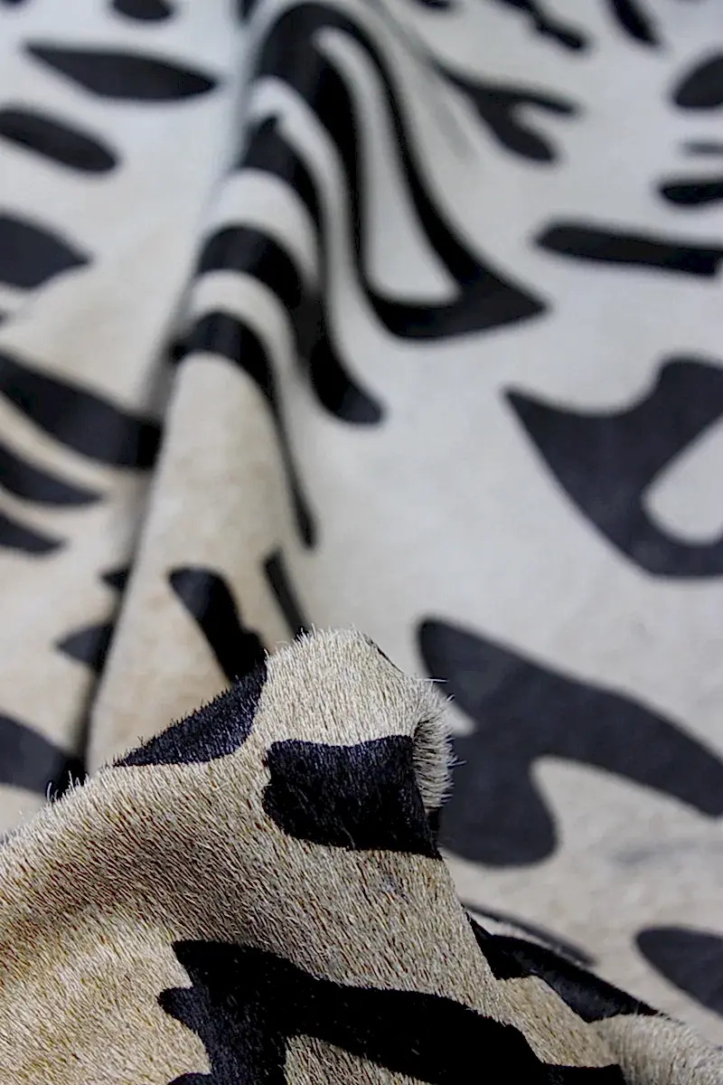 Leopar Desen Holstein Dana Postu