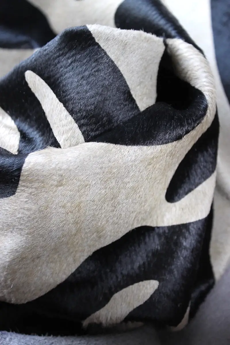 Zebra Desen Holstein Dana Postu