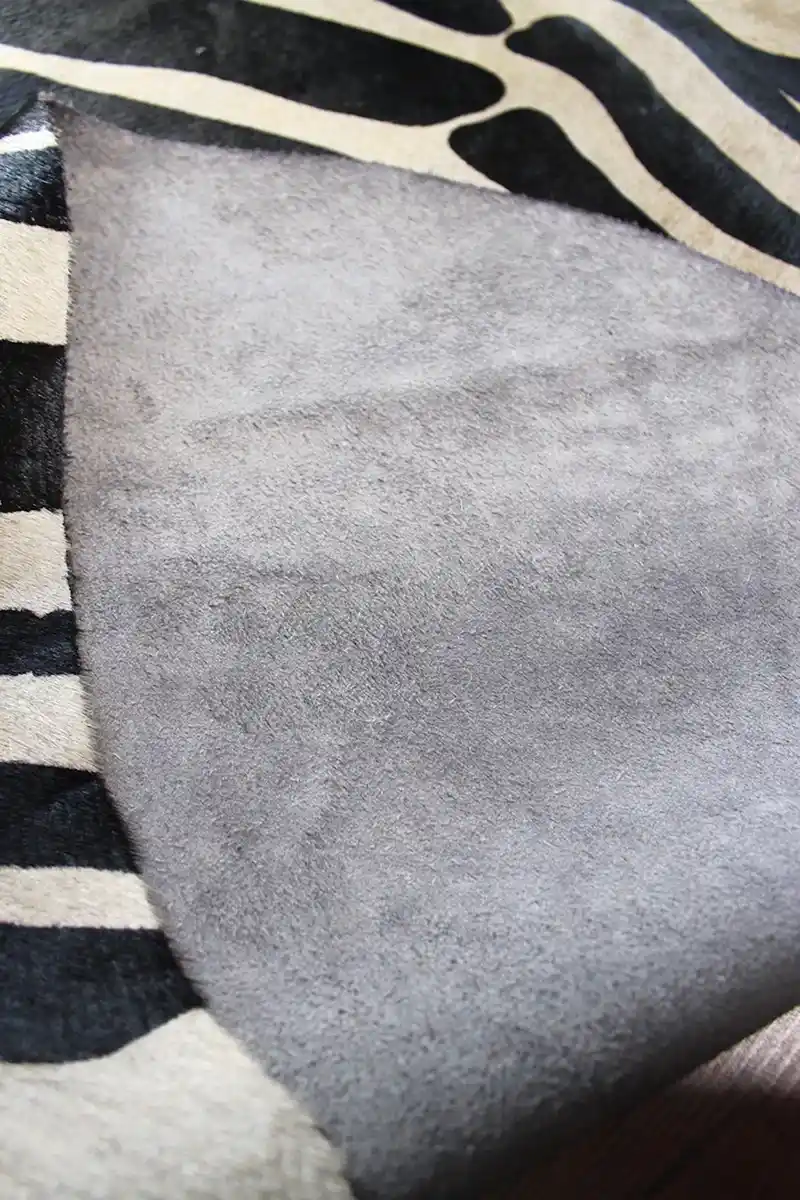 Zebra Desen Holstein Dana Postu