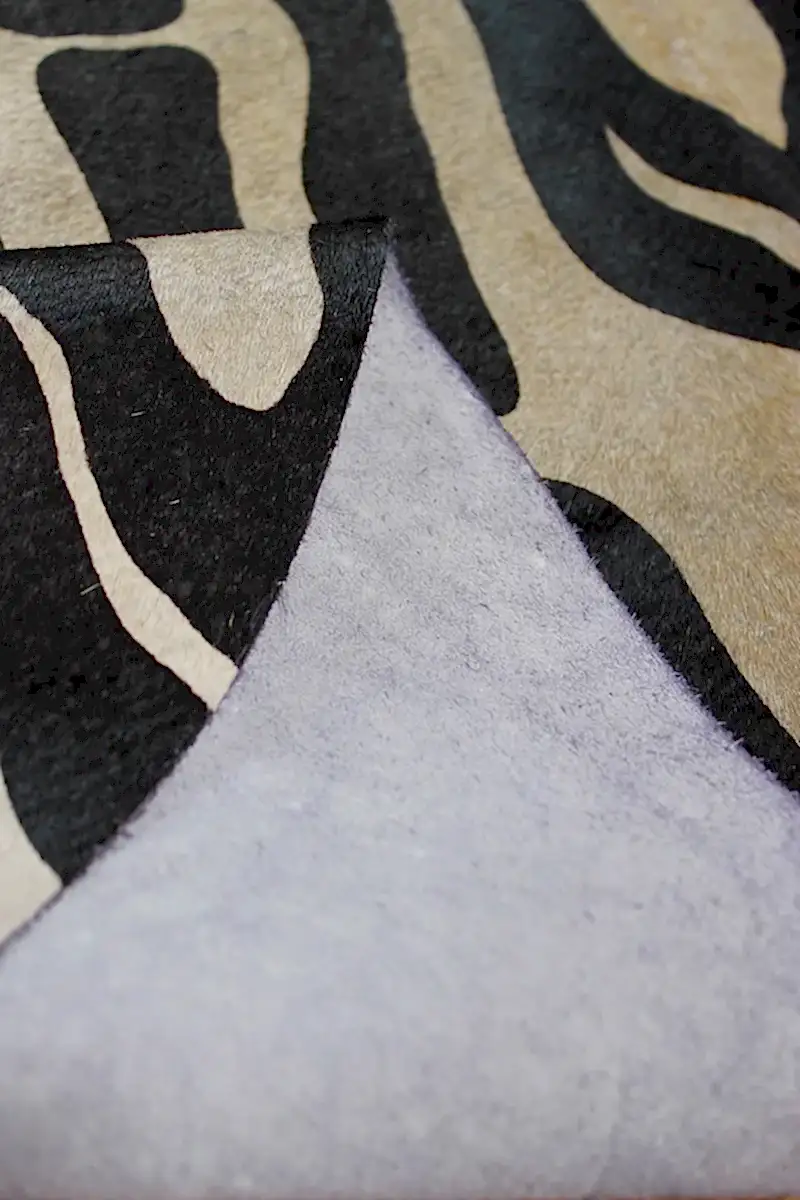 Zebra Desen Holstein Dana Postu