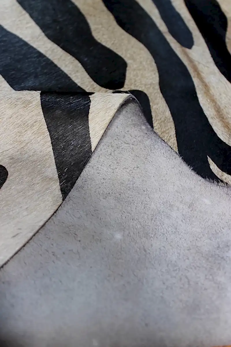 Zebra Desen Holstein Dana Postu