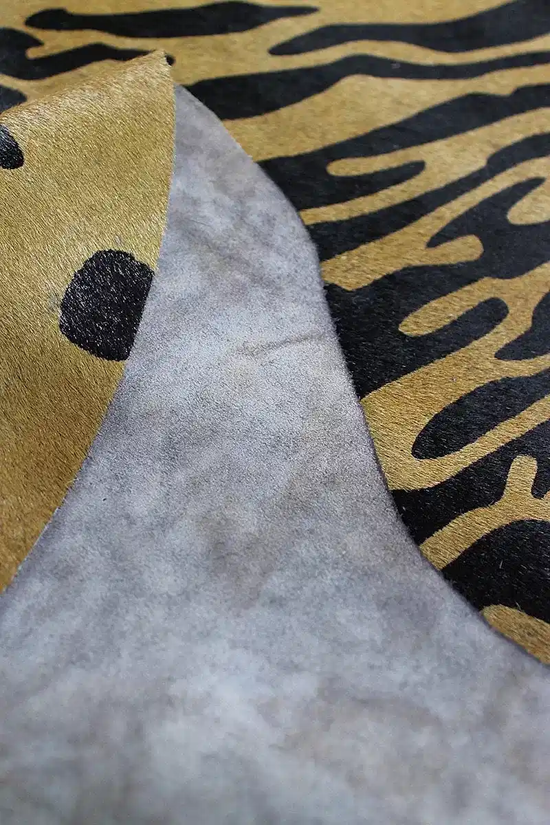 Leopar Desen Holstein Dana Postu