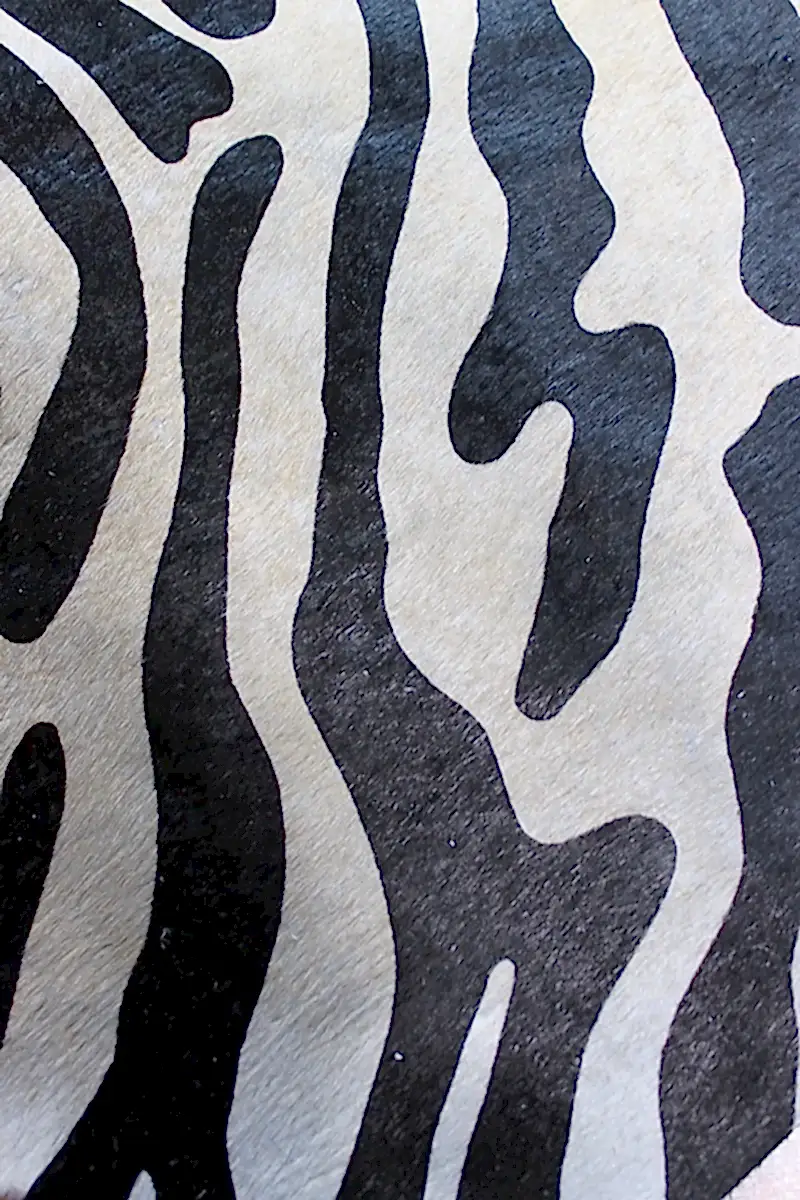 Zebra Desen Holstein Dana Postu