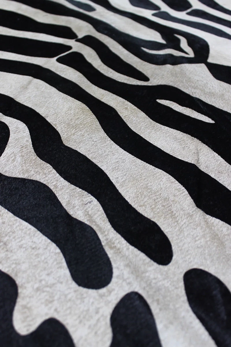 Zebra Desen Holstein Dana Postu