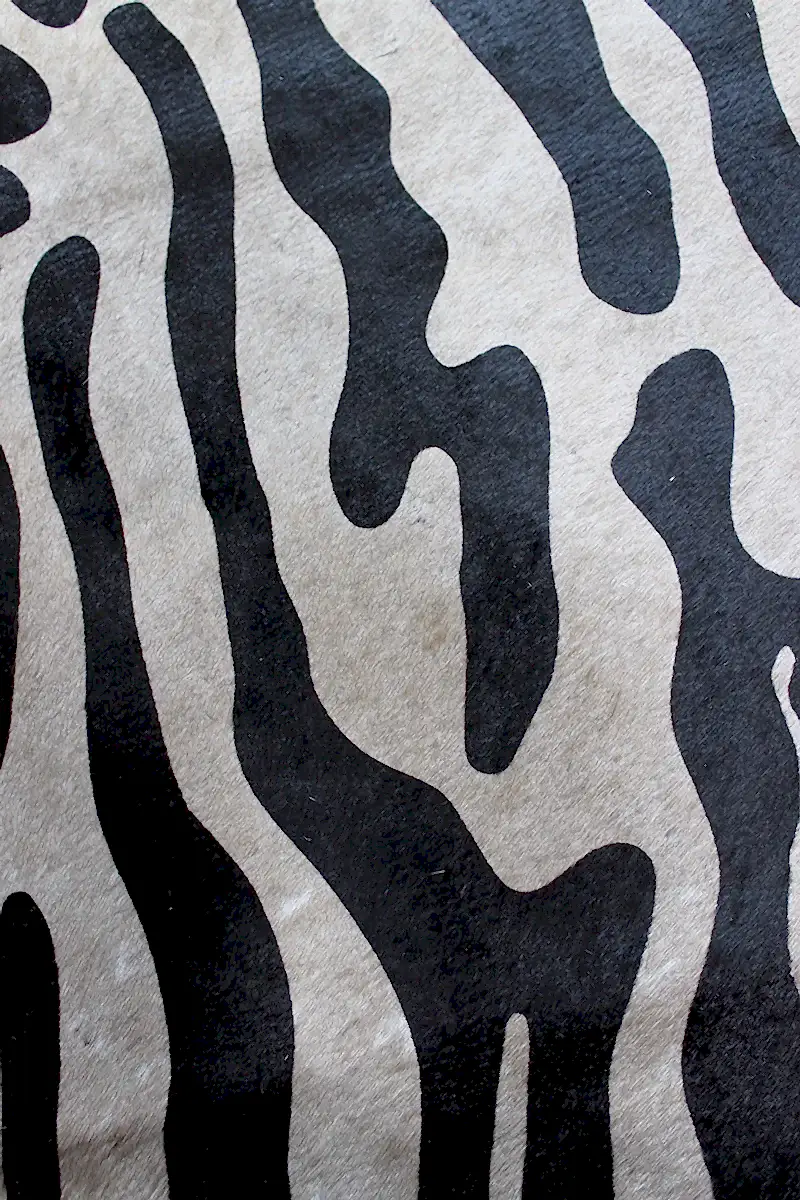 Zebra Desen Holstein Dana Postu